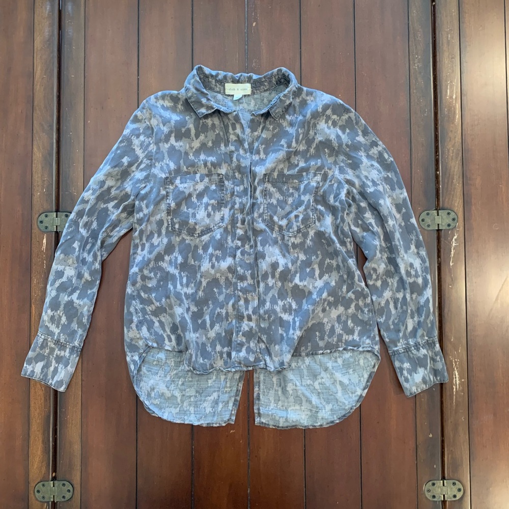 Cloth & Stone medium top by Anthropologie 🌳🌳🌳🌳🏕️🏕️🏕️🏕️🏕️